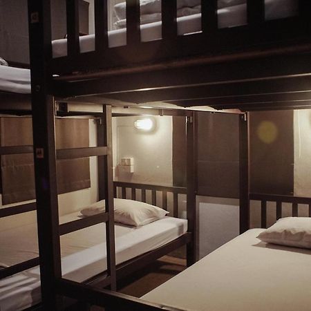 Some Rest Hostel Bangkok Exterior photo